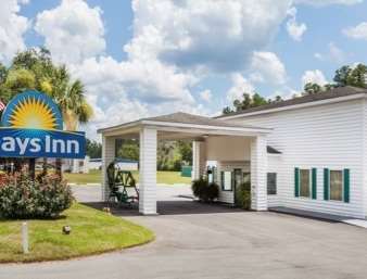 Days Inn By Wyndham Hampton Bagian luar foto